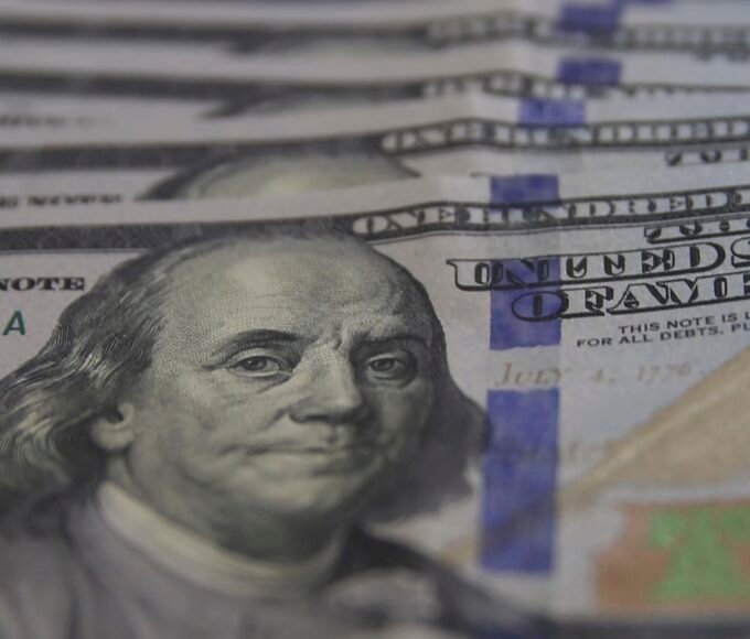 Dólar cai para R$ 5,03 com alívio geopolítico e foco nos EUA 17 dolar moeda 0803221205