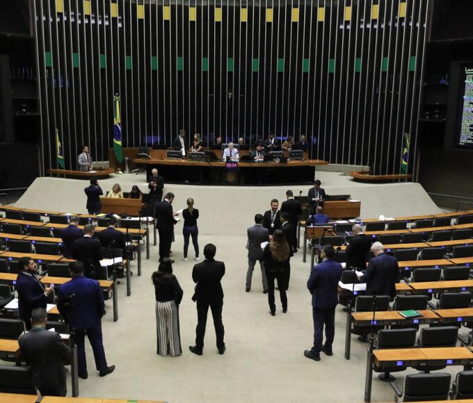 Minirreforma eleitoral reduz controle de gastas partidários; entenda 14 lula1663