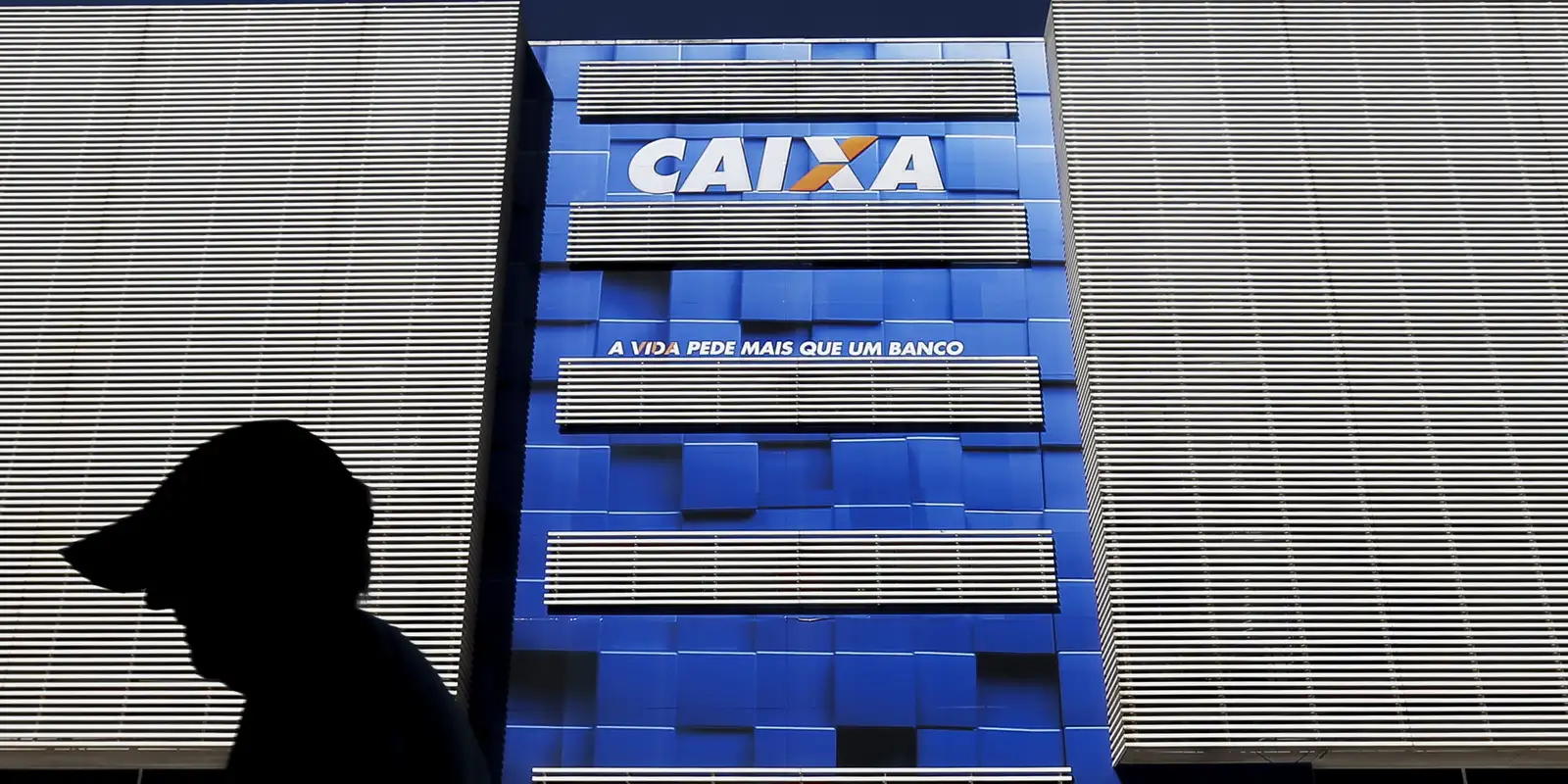 Lucro da Caixa cai 34% no primeiro trimestre com novas regras do BC 5