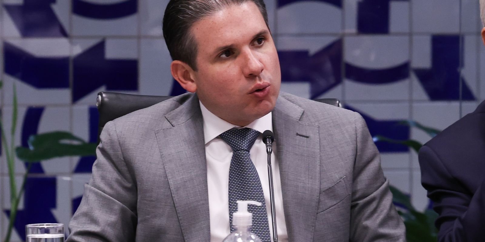 Motta convoca reunião de líderes para votar PL do fim da escala 6x1 5 0d9a2929