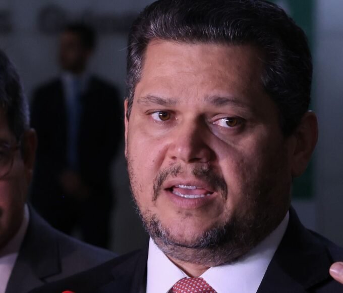 Alcolumbre mantém PEC 6x1 travada em semana esvaziada no Senado 14 0d9a6872