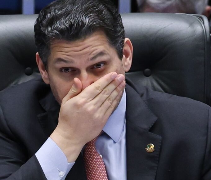 Alcolumbre mantém silêncio sobre 6x1 e oposição tenta preservar escala 14 0d9a9973