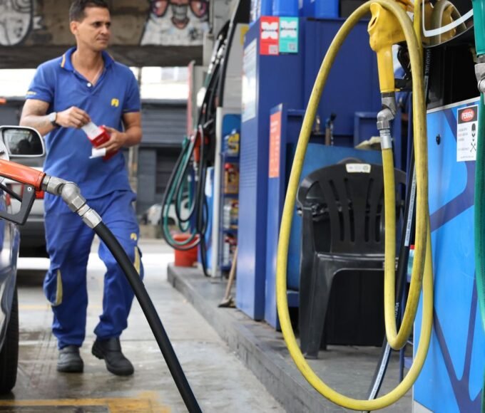 Vendas no comércio recuam 1,5% em abril, impactadas por combustíveis 15 0g0a8843