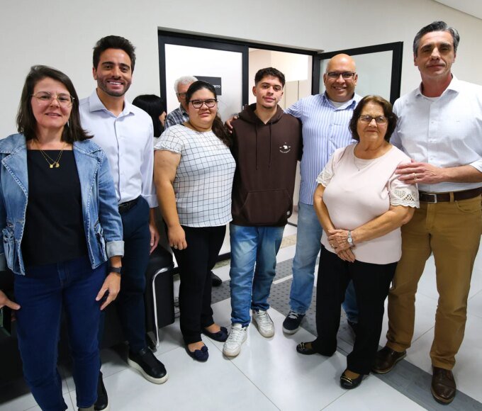 Prefeito Rafael Piovezan e vice-prefeito Felipe Sanches apresentam o Cidade Saúde em visitas guiadas 14 22062026 visita cidade saude colaboradores 7