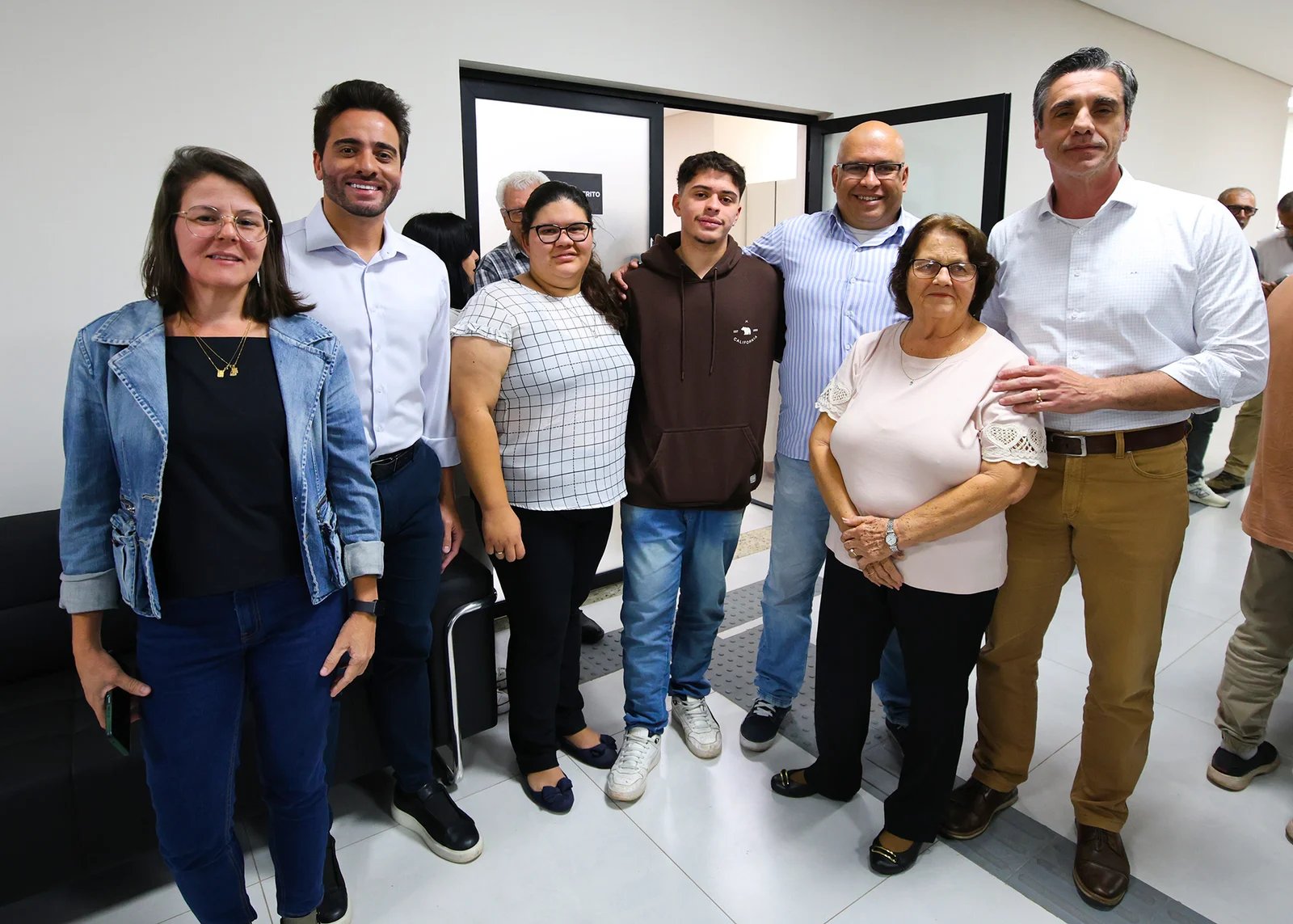 Prefeito Rafael Piovezan e vice-prefeito Felipe Sanches apresentam o Cidade Saúde em visitas guiadas 5 22062026 visita cidade saude colaboradores 7