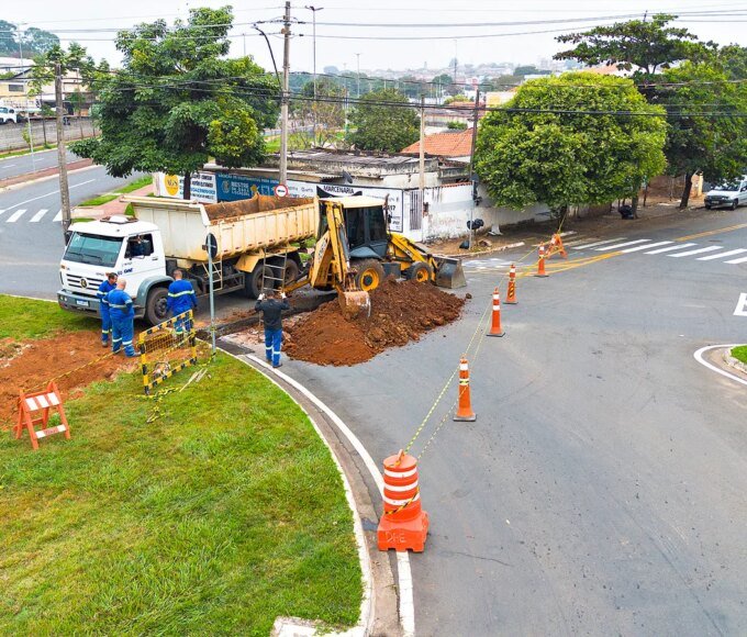 DAE retoma obras de esgoto na região central e altera trânsito até quarta-feira em Santa Bárbara d'Oeste 14 DJI 0488