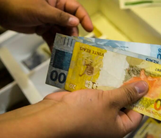 dinheiro caixa mcajr abr 2907221128