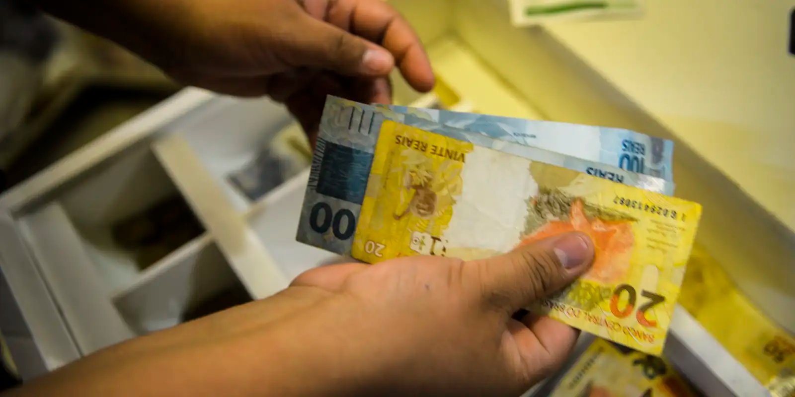 INPC, inflação usada para reajustar salários, soma 4,42% em 12 meses 5