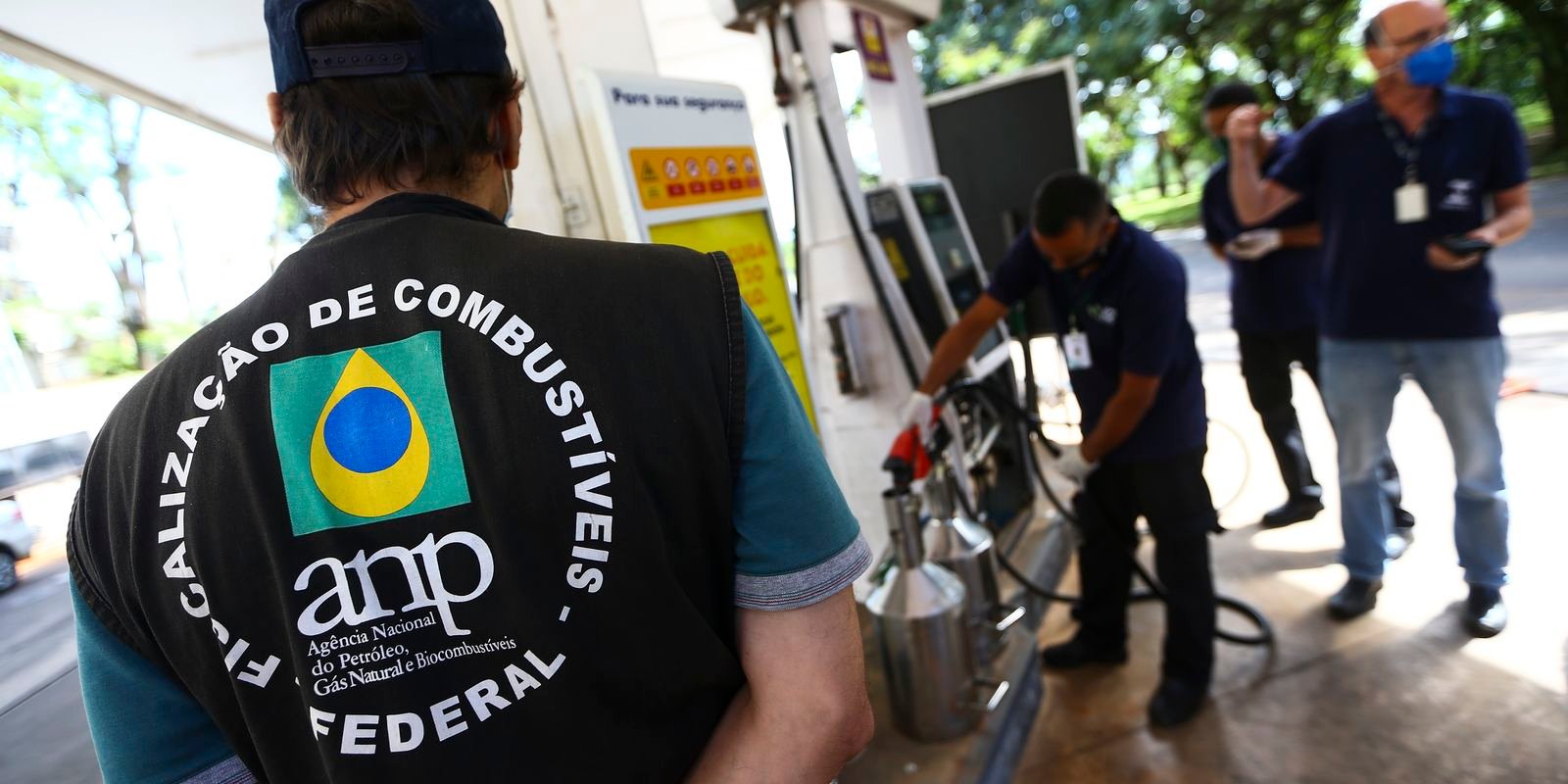 Em três meses, ANP fez 21 autuações por preço abusivo de combustível 5 fiscalizacao postos de combustivel mcamgo abr 150320211818 27
