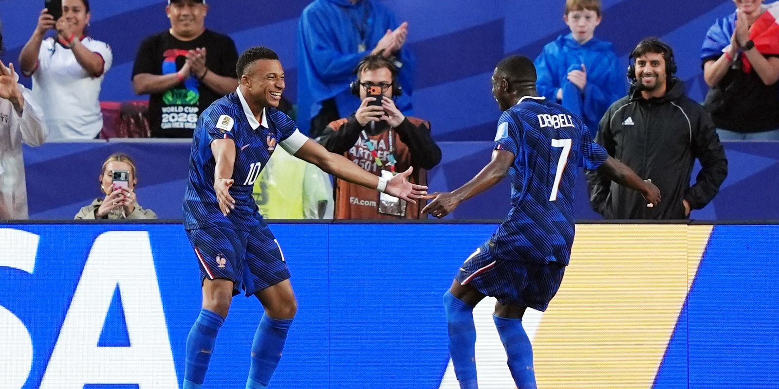 Depois de chuva e pausa, França de Mbappé não dá chances ao Iraque 5 franca iraque reuters