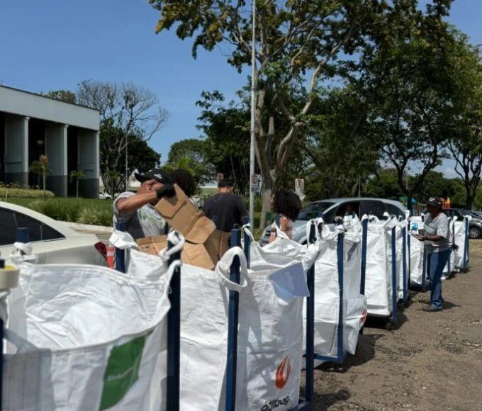 Nova Odessa realiza 2º Drive Thru Ambiental com coleta de recicláveis e distribuição de mudas 14 m 183 0 1 03112025172049