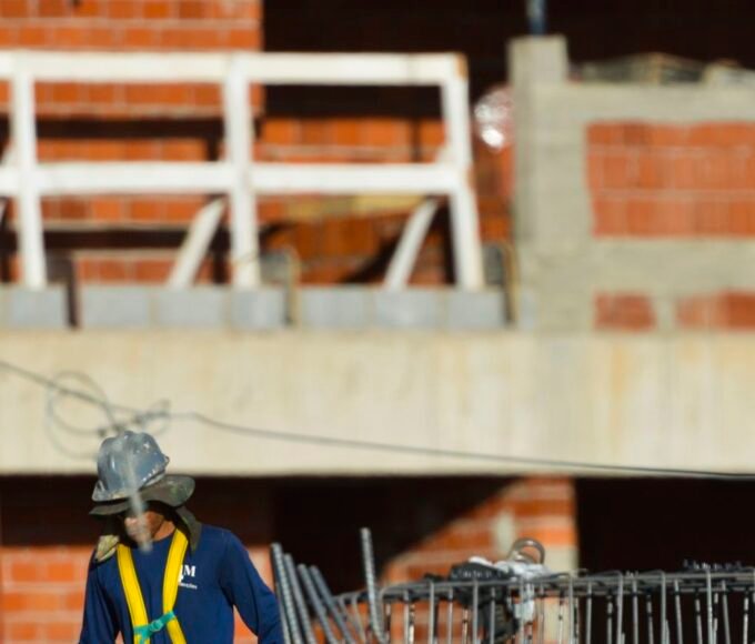 Construção empregou 2,5 milhões e pagou média de 2,1 salários mínimos 14 obras construcao noreste mcajr abr2807221048