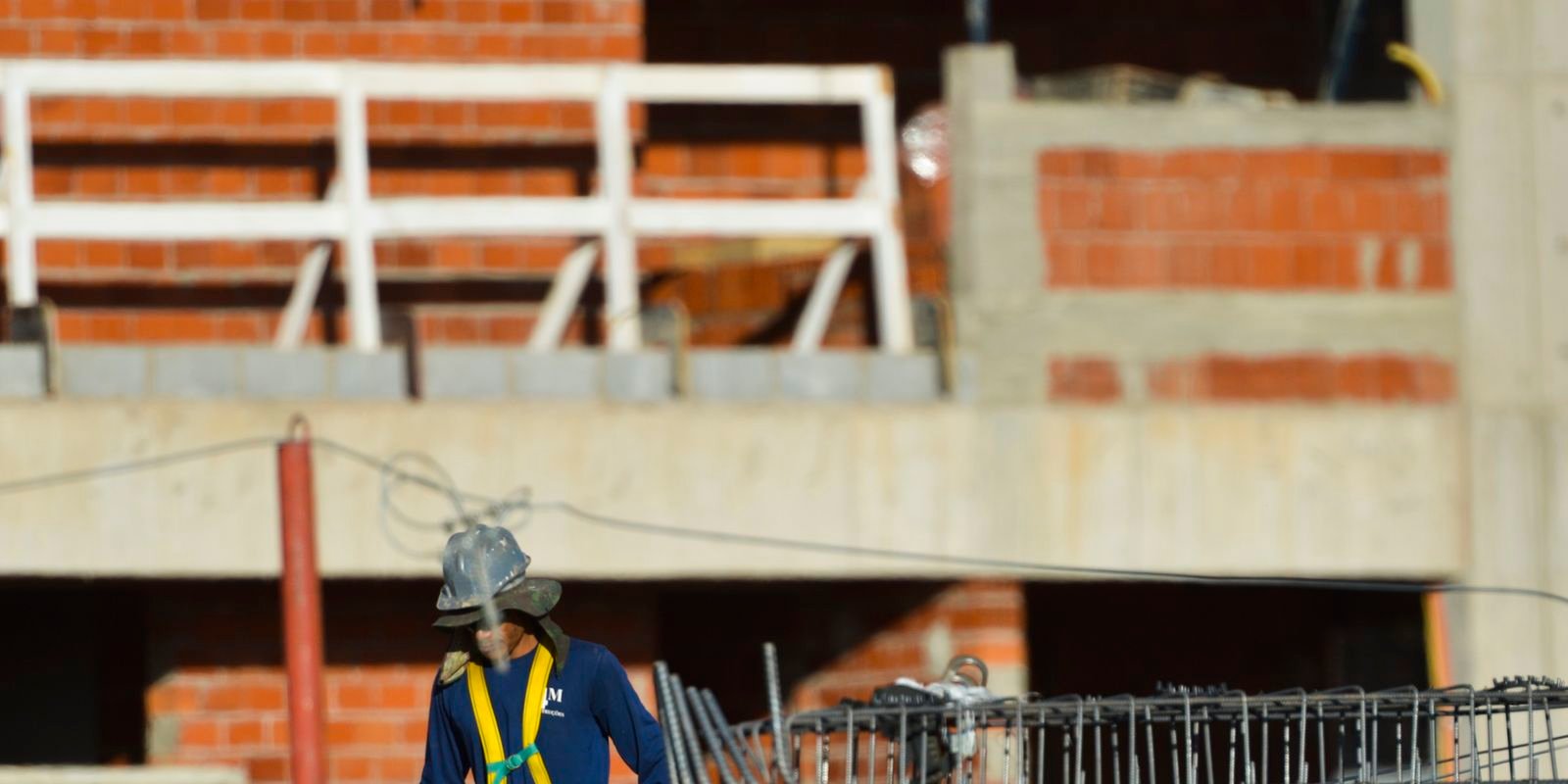 Construção empregou 2,5 milhões e pagou média de 2,1 salários mínimos 5 obras construcao noreste mcajr abr2807221048