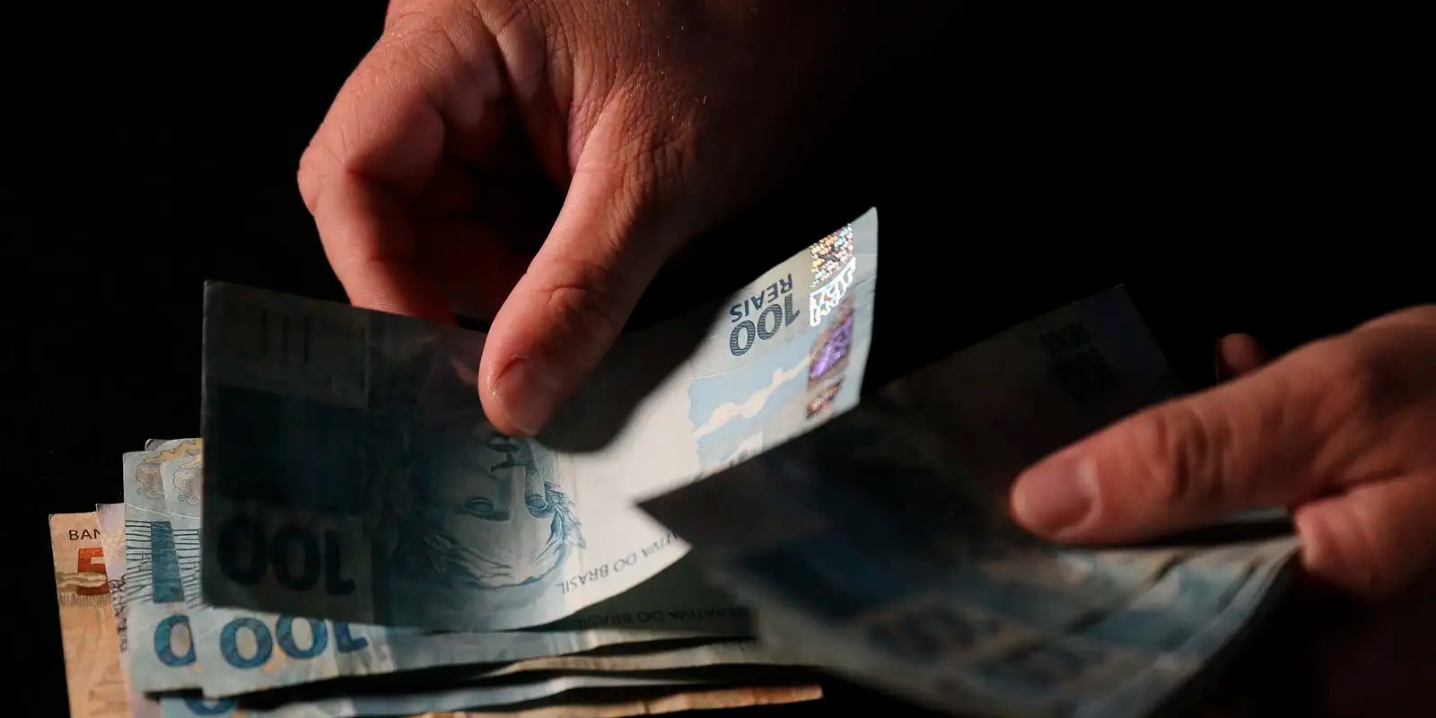 Brasileiros sacaram em abril R$ 482,8 milhões esquecidos em bancos 5 real moedadinheiro jfcrz abr 1701220040 1