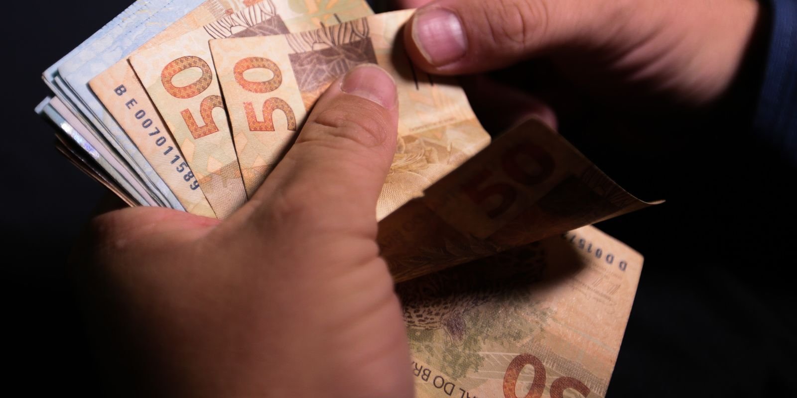 Caixa começa a pagar Bolsa Família de junho 5 realdinheiro moeda 1310202270