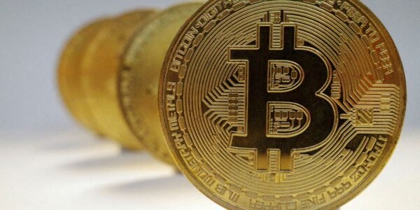 2022 02 24t192039z 1 lynxmpei1n1h3 rtroptp 4 fintech crypto stablecoins
