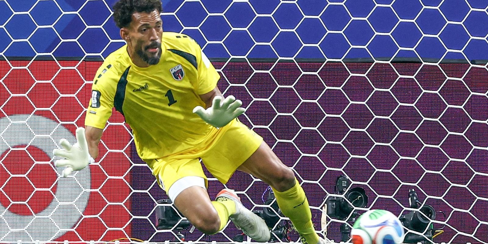 Vozinha, goleiro de Cabo Verde na Copa, acerta com Colo Colo do Chile 5 2026 06 15t170146z 895317755 up1em6f1baw5h rtrmadp 3 soccer worldcup esp cpv