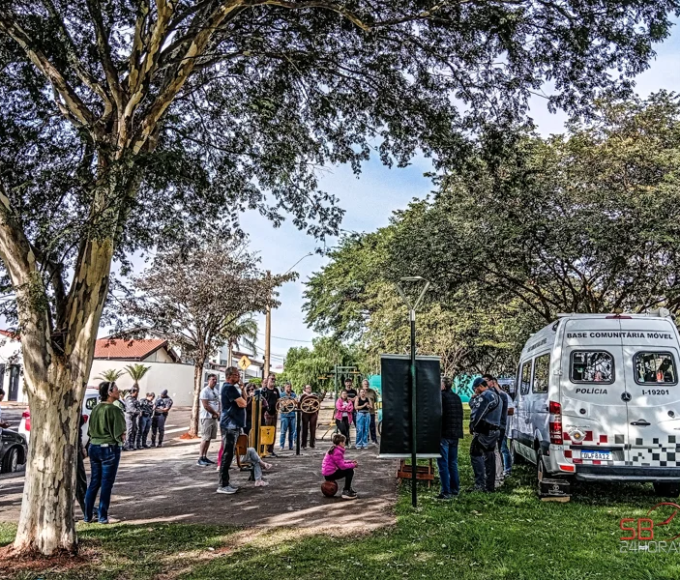 Jardim Flamboyant fortalece rede de proteção com entrega de placas do Programa Vizinhança Solidária 15 CONSEG