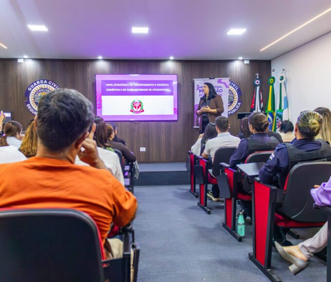 Secretaria da Pessoa com Deficiência, da Cidadania e da Mulher promove ações especiais do Agosto Lilás em Capivari 14 IMG 2198 scaled