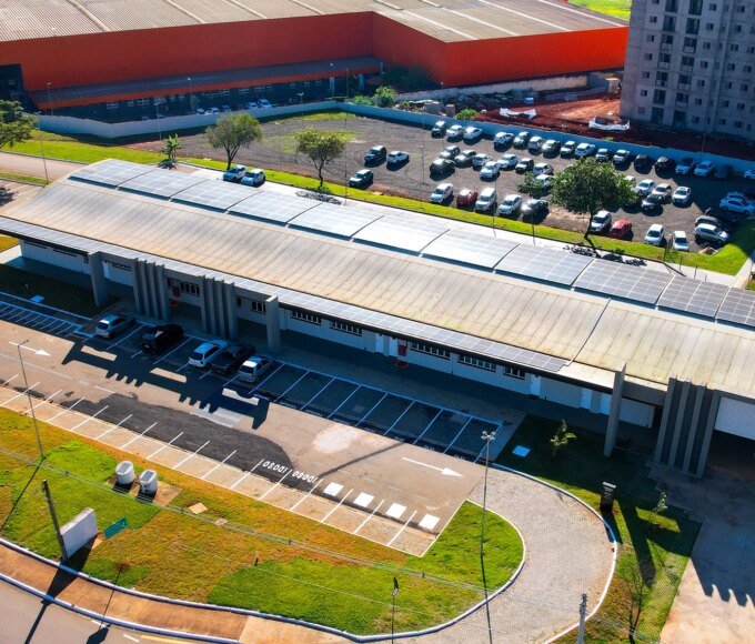 Paineis solares Terminal Leste 1