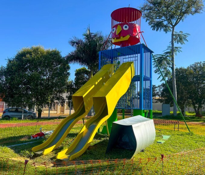 Robô do Parquinho do Panambi ganha nova proteção no escorregador; sanitários começam a ser construídos 14 Parquinho do Panambi Robo