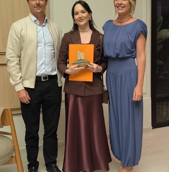 Arquiteta Thaise Bertizola conquista viagem para Milão ao vencer concurso promovido pela Construtora Sega em Americana 14 Vencedora