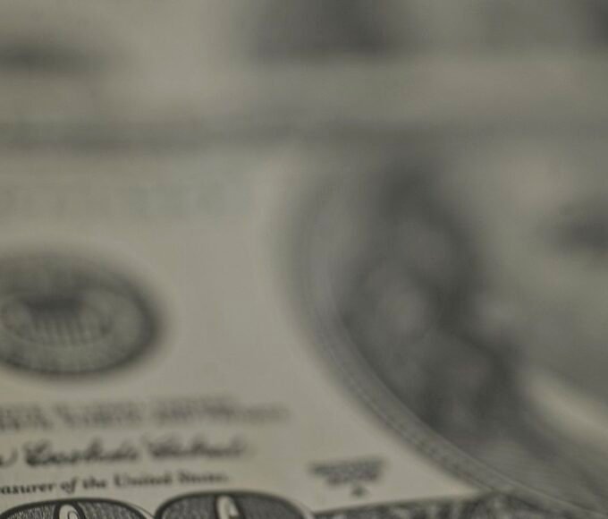 Dólar recua, bolsa cai e petróleo dispara com tensão no Oriente Médio 14 agenciabrasil120312 mca0142
