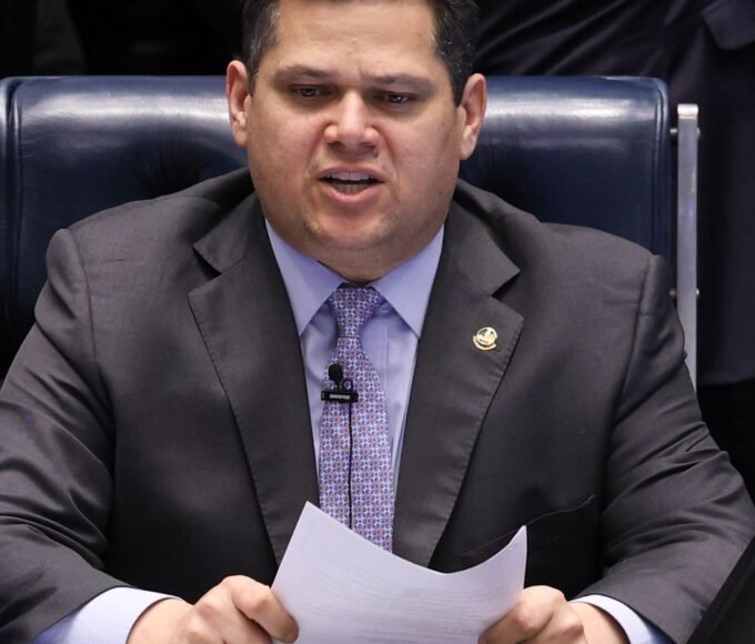 Governo pede a Alcolumbre que instale comissão sobre MP das Blusinhas 14 0d9a2295