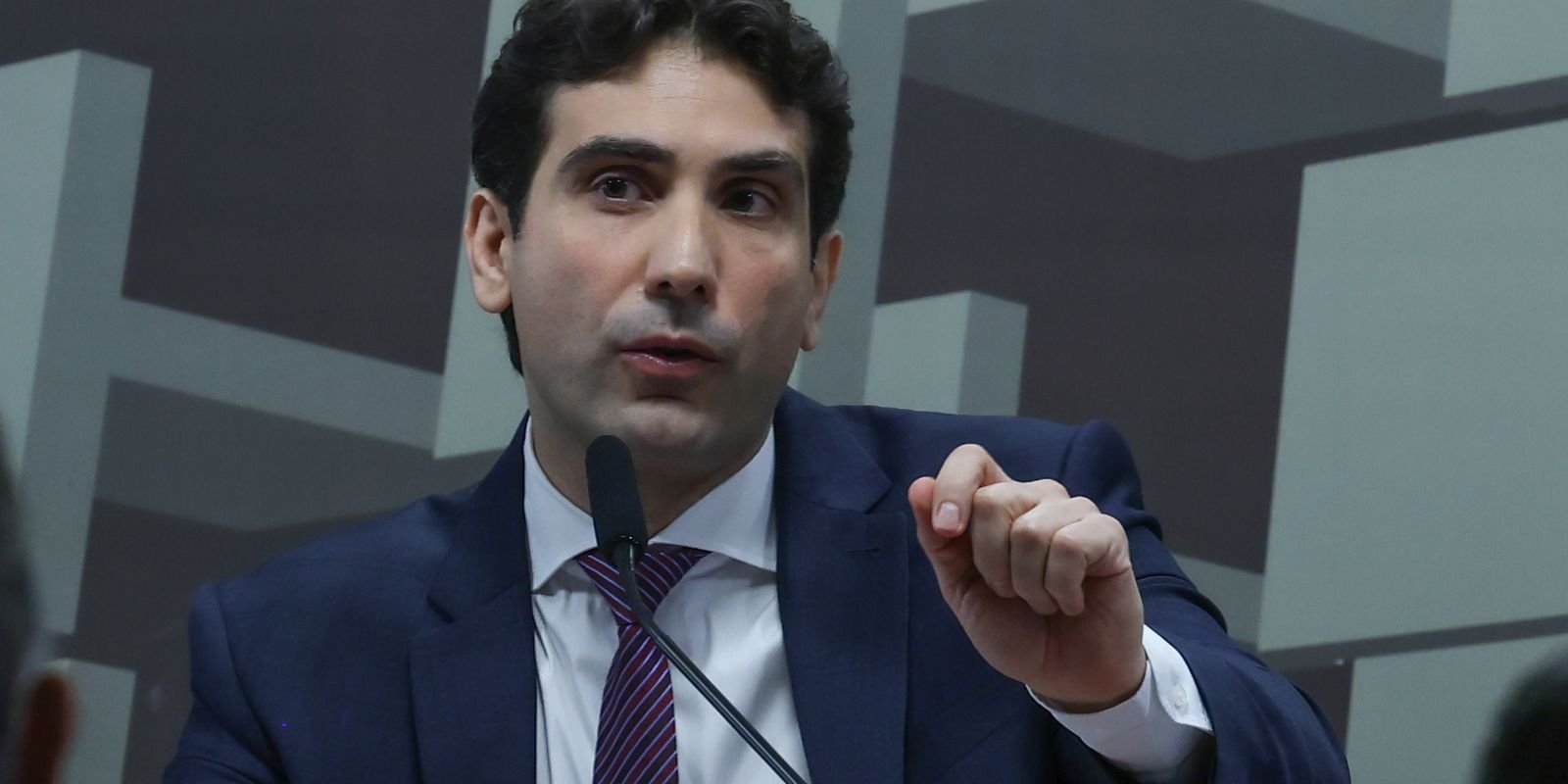 Galípolo critica empresas que pressionam para usar FGC 5 0d9a9293