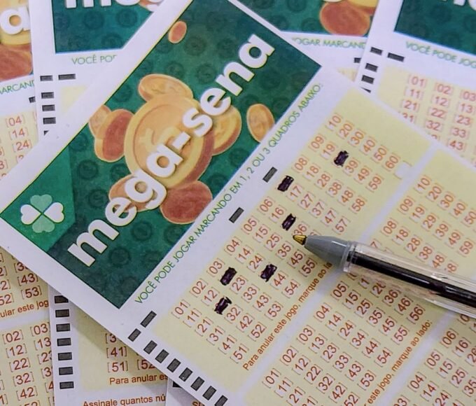 Mega-Sena acumula para R$ 135 milhões; confira as dezenas sorteadas 12 20230622 182751