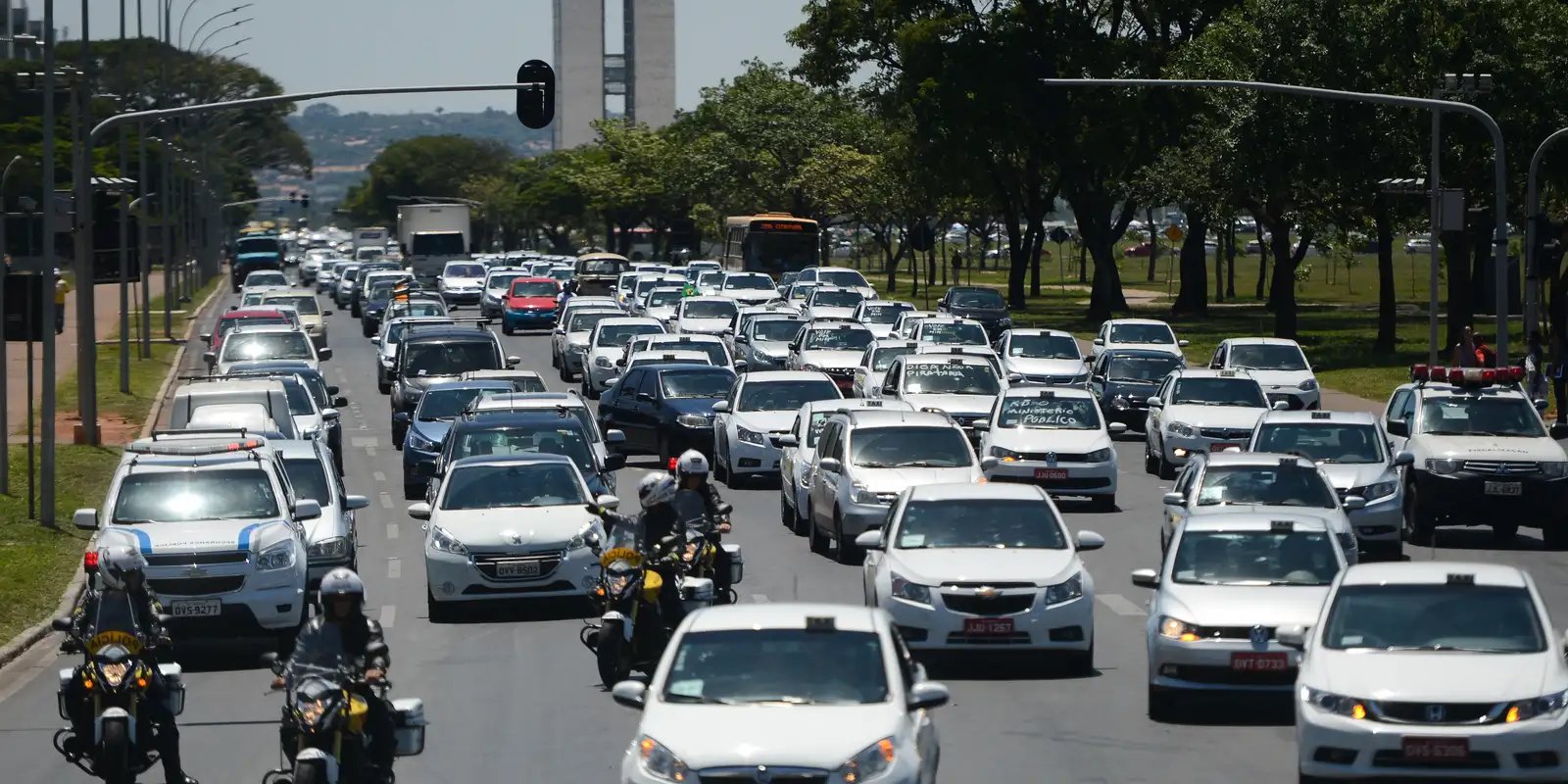 984485 taxistas20uber 9500