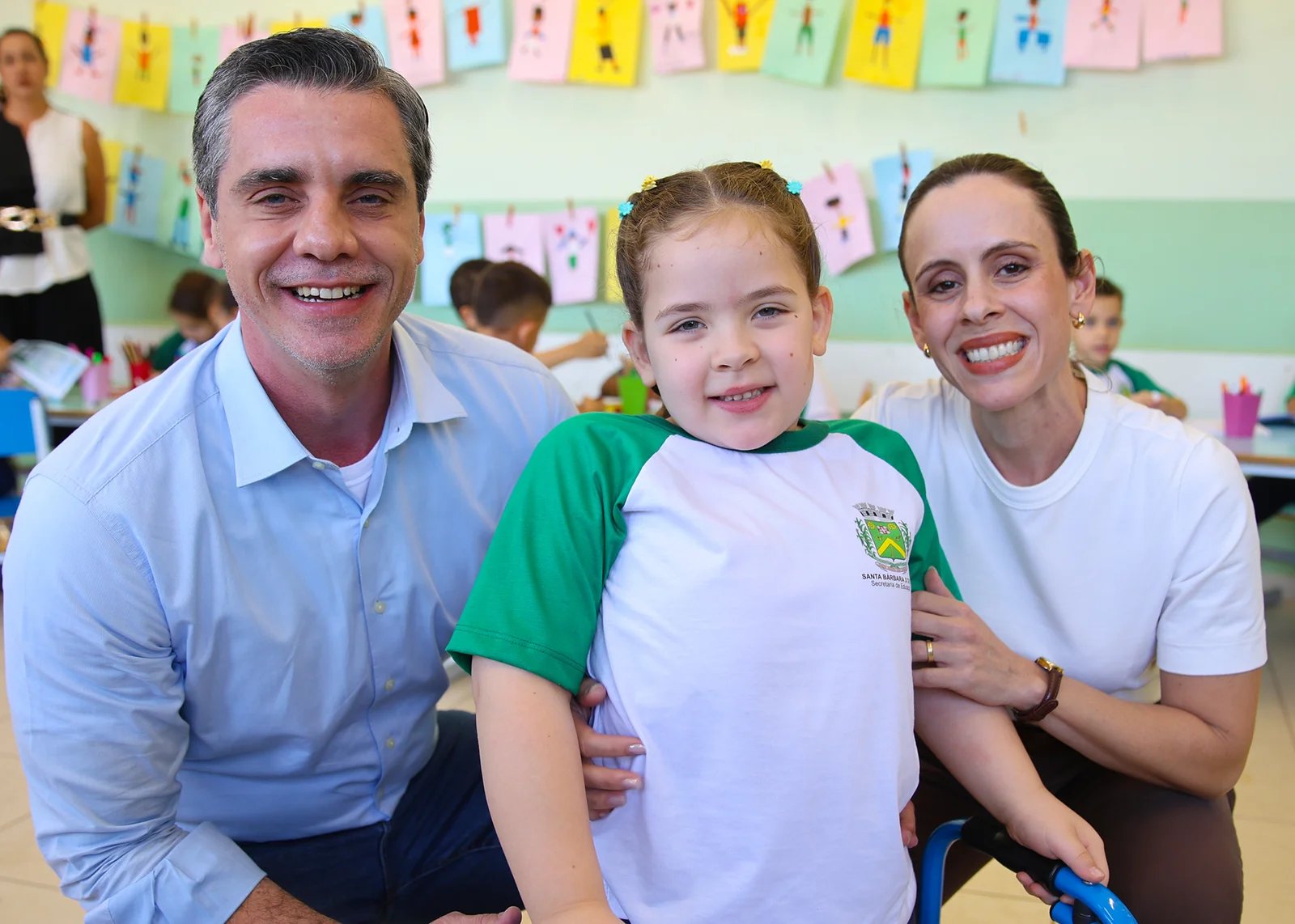 Prefeito Rafael Piovezan visita Maitê, criança que se tornou símbolo da Campanha do Agasalho em Santa Bárbara 5 Visita Maite 01