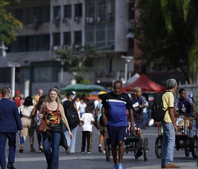 Crescimento populacional caiu para 0,37% em 2026, estima IBGE 12 d6a7603