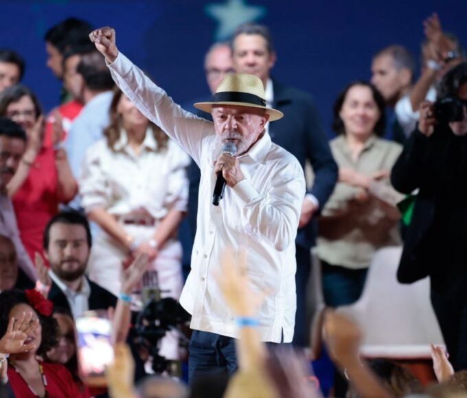 PT oficializa candidatura de Lula à Presidência 14 int0638 7