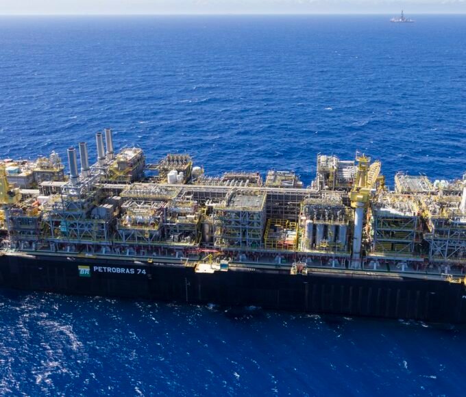 Campo de Búzios, da Petrobras, bate recordes de exportação de gás 14 p 74 no campo de buzios