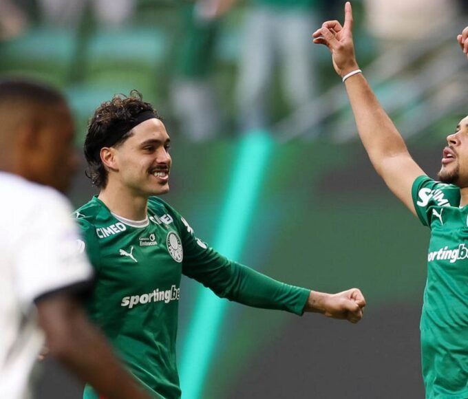 Palmeiras goleia Vasco e volta a abrir frente no Brasileirão: 4 a 1 14 palmeiras goleia vasco e volta a abrir frente no brasileirao 4 a 1