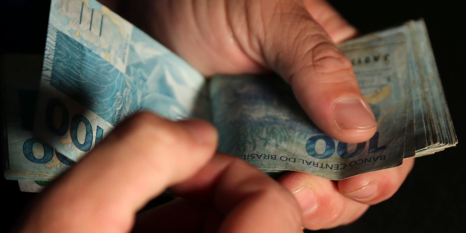 Dívida Pública sobe 0,22% em julho e supera R$ 9,2 trilhões 5 real moedadinheiro jfcrz abr 1701220042 1