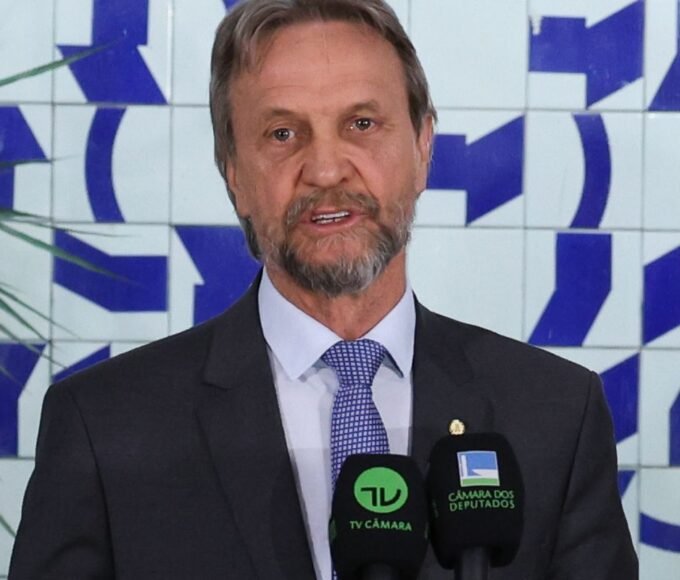 Líder do PT passa mal e Câmara suspende votações 14 sem titulo 3 0