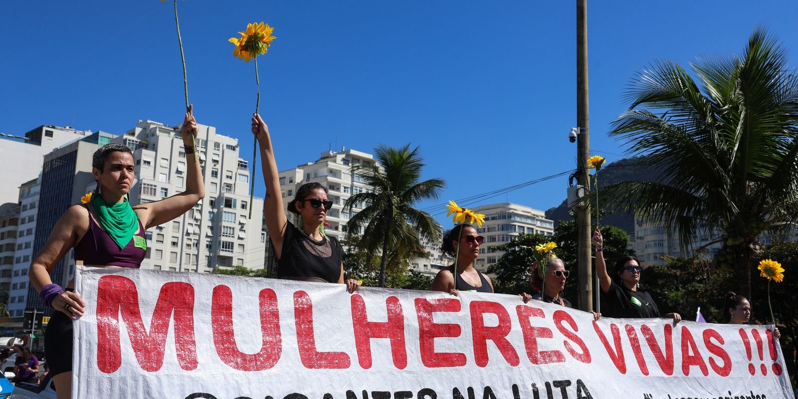 Mulheres vão às ruas pela votação do PL da Misoginia 5 toms3521