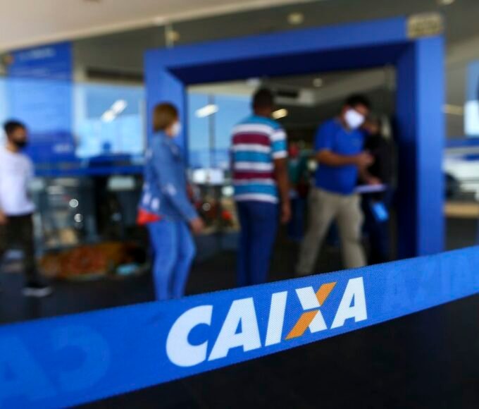 Beneficiários com NIS de final 8 recebem Bolsa Família de setembro 12 05 08 2020 fila agencia caixa