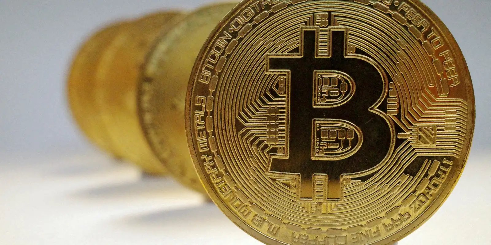 2022 02 24t192039z 1 lynxmpei1n1h3 rtroptp 4 fintech crypto stablecoins