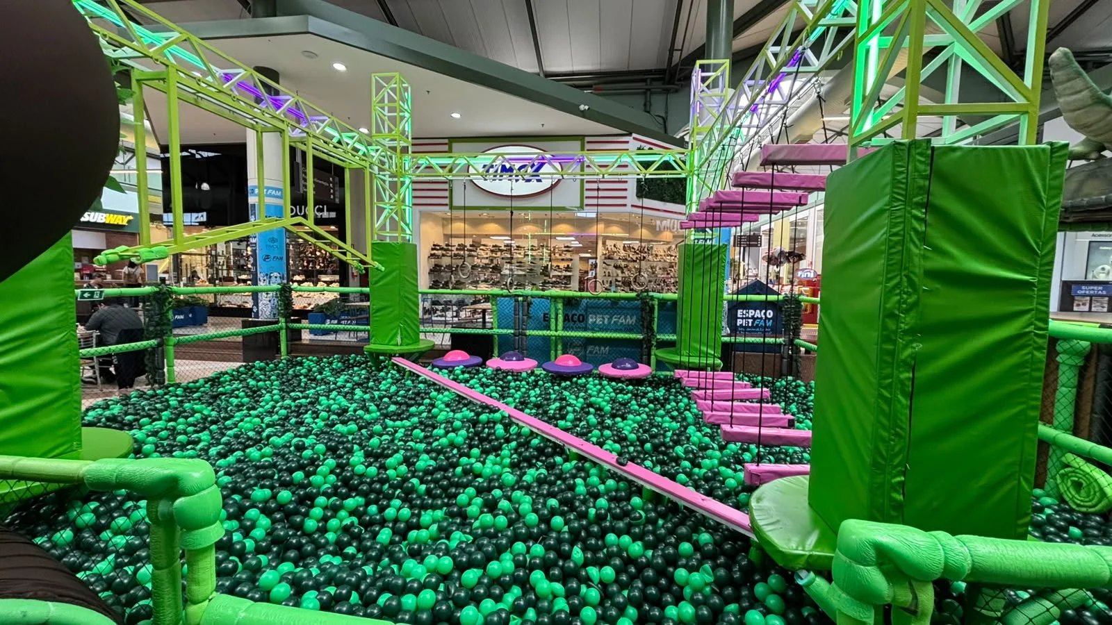 Terra do Nunca chega ao Tivoli Shopping com nova atração infantil inspirada em Peter Pan 5 Atracao Peter Pan Praca de Eventos Tivoli Divulgacao 3