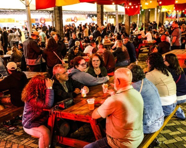 FEIRA DAS NACOES ALIMENTACAO