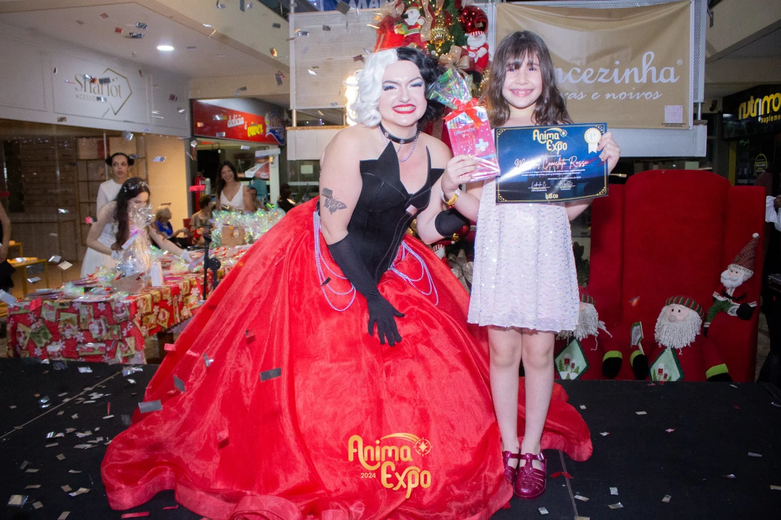 Marisol Comelato 8 anos vencedora do 1° lugar do concurso de desenho da categoria infanto juvenil da