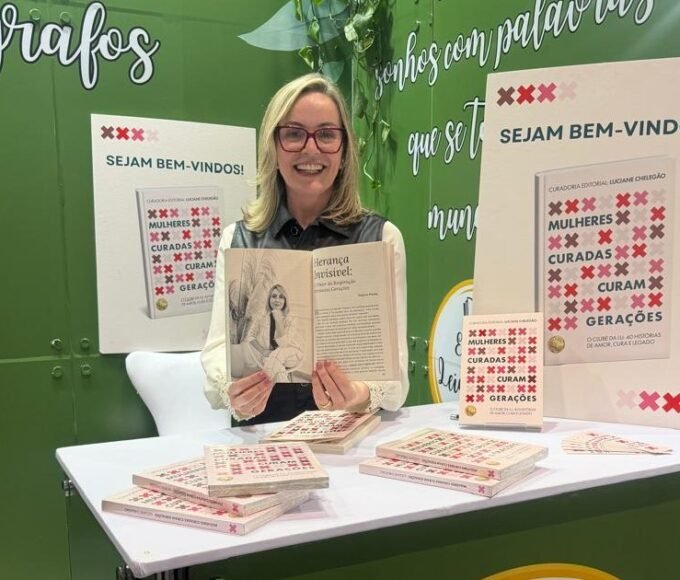 Regina Pocay participa de lançamento de livro que reúne histórias de 40 mulheres 14 Regina Pocay Bienal do Livro SP Divulgacao 1 e1789077170277