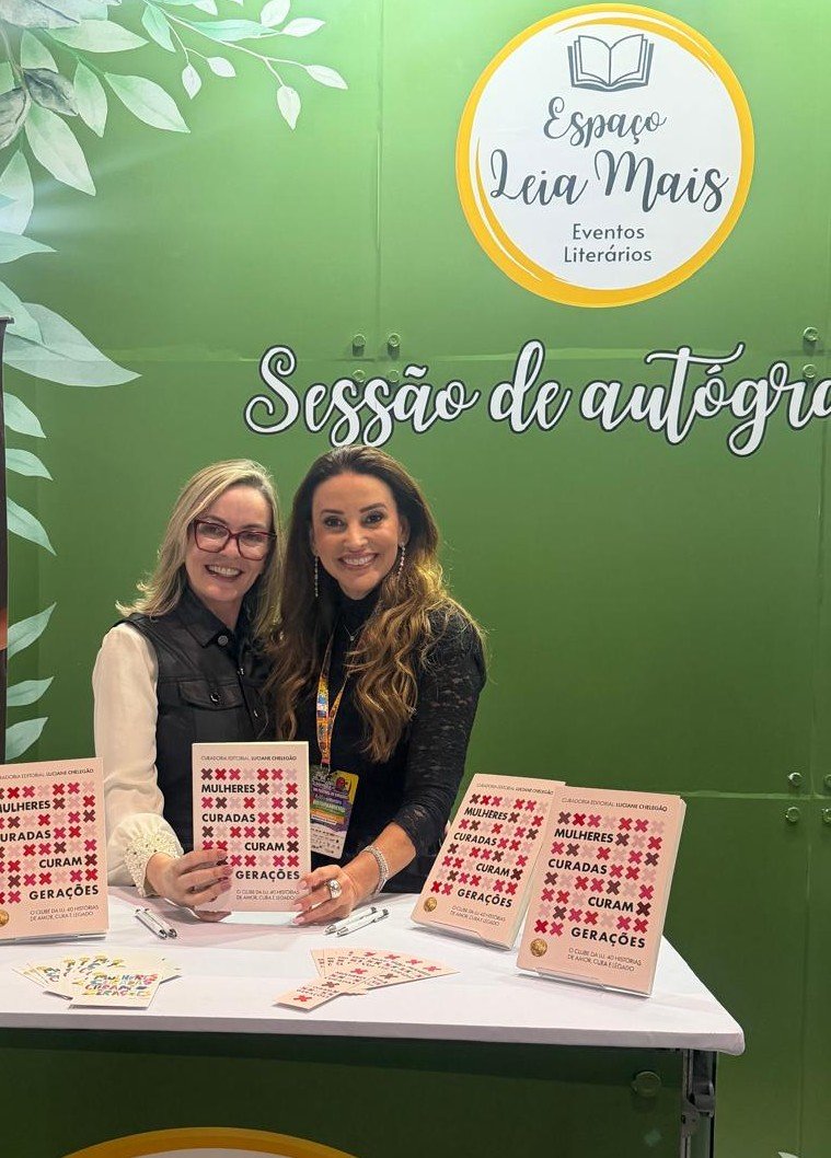 Regina Pocay participa de lançamento de livro que reúne histórias de 40 mulheres 6 Regina Pocay e Lu Chelegao Bienal do Livro SP Divulgacao
