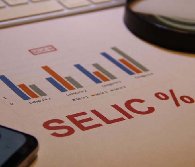 Mercado reduz projeção da Selic para 13,50% 14 adobestock 615609307