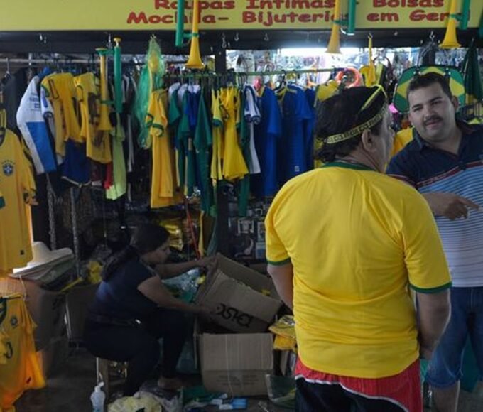 Vendas no comércio caem 0,8% em julho, com “ressaca” da Copa do Mundo 14 comercio copa