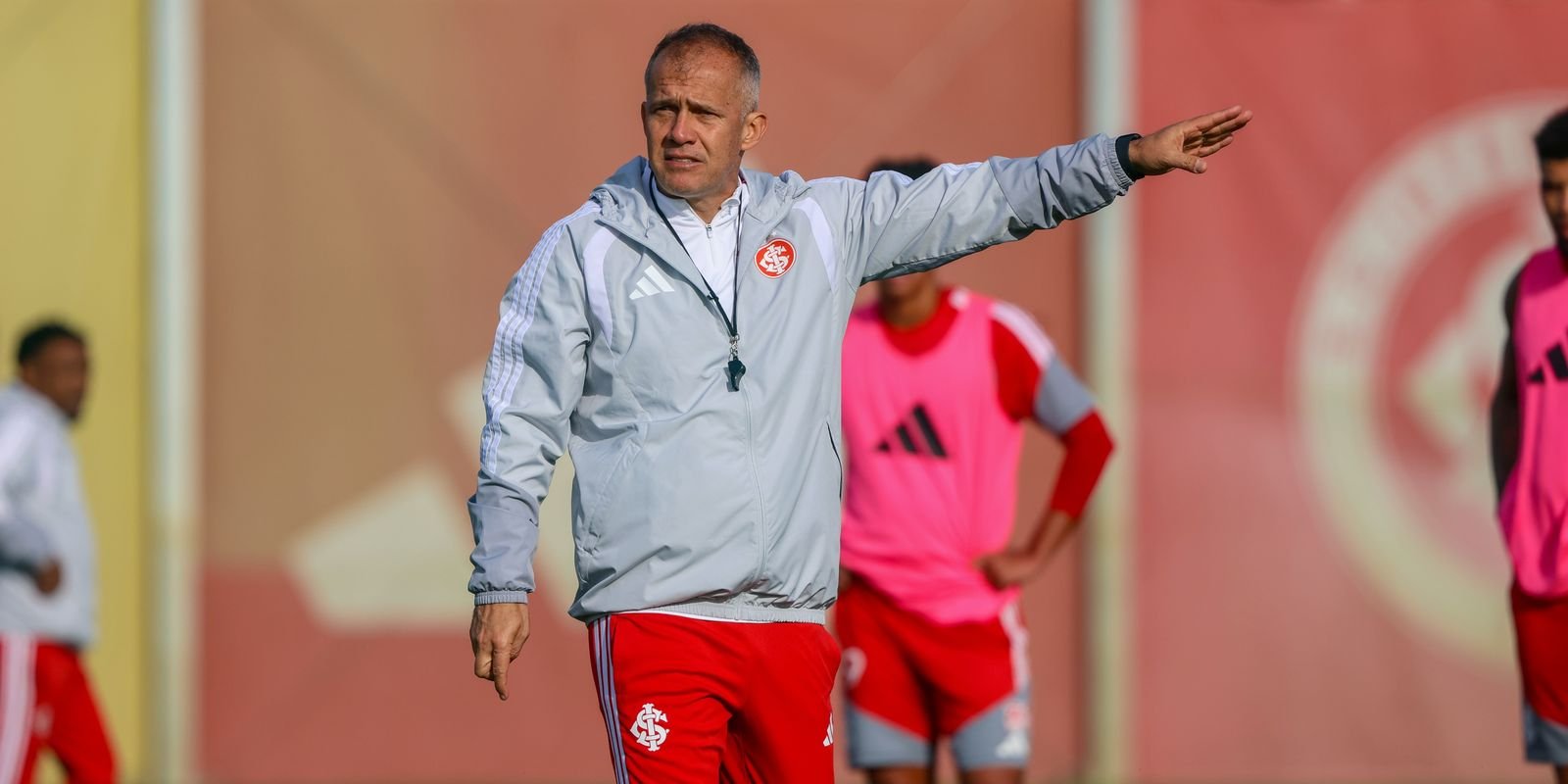 eduardo baptista novo tecnico internacioinal 2026