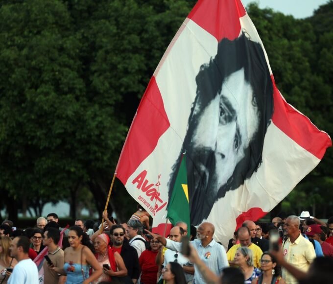 Lula e eleitores idosos se emocionam durante festa de aniversário 14 0d7a1700.jpg